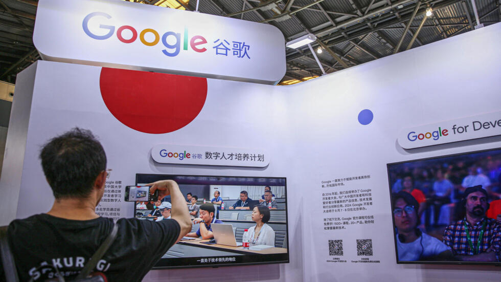 El estand de la compañía Google en la Conferencia de Mundial de Inteligencia Artificial de Shanghái, en una imagen del 5 de julio de 2024