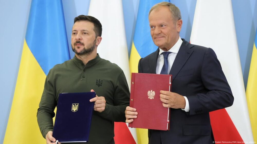 Varsovia: el presidente ucraniano, Volodimir Zelenski (izquierda), y el primer ministro polaco, Donald Tusk (derecha).