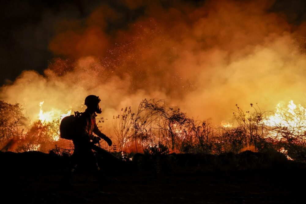 Brasil extingue la mitad de los incendios en el Pantanal, según el Gobierno