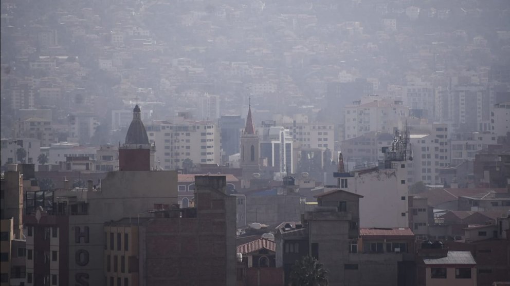 La ciudad de Cochabamba en un día de frío y contaminación./ DICO SOLÍS