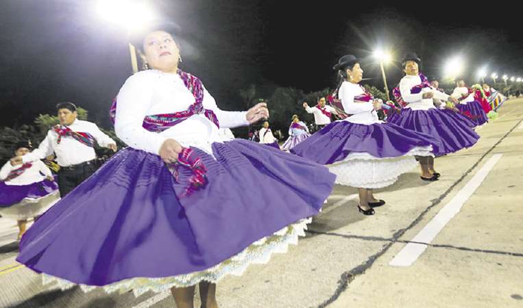 El evento es un resumen de lo que se ve en el Carnaval de Oruro