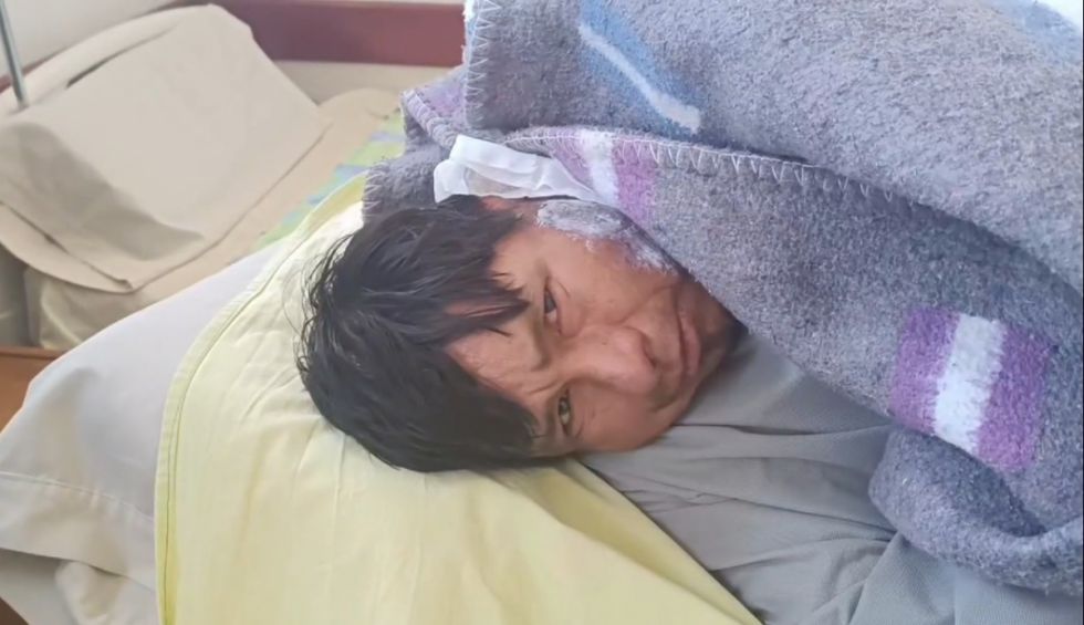 Hombre fue golpeado y quemado en Entre Ríos, buscan a sus familiares de La Angostura