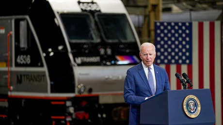 "A menos que me atropelle un tren": Biden reitera que no declinará su candidatura