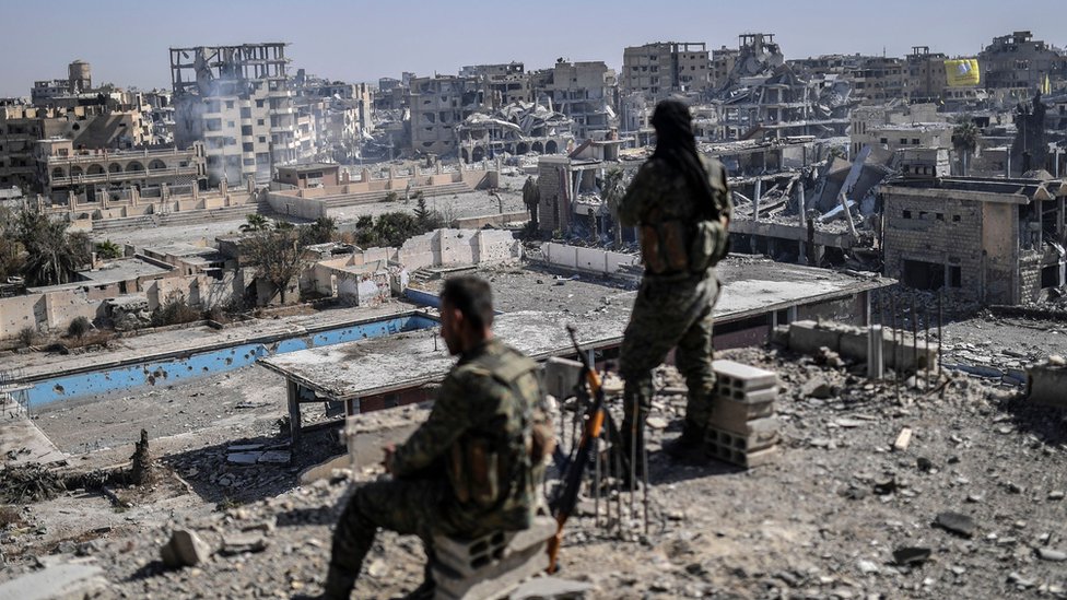 La amenaza del regreso de los combatientes extranjeros de Estado Islámico que escapan de Siria e Irak - BBC News Mundo