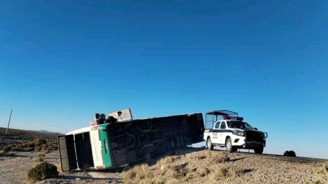 Luto En Carreteras De Bolivia 24 Muertos Y Más De 50 Heridos En Tres Accidentes Ejutv 0453