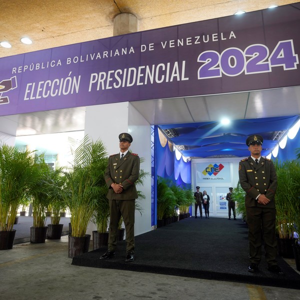 El Consejo Nacional Electoral de Venezuela, en Caracas, listo para las elecciones de este domingo. Foto: AP