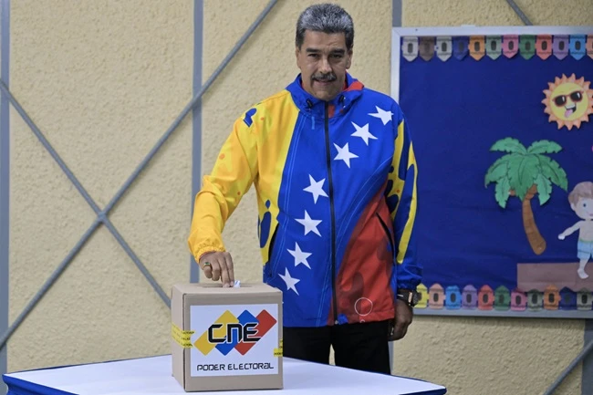 “El único candidato perseguido se llama Nicolás Maduro”: presidente venezolano tras votar