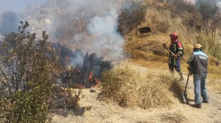 Incendio consume 2.500 metros cuadrados de vegetación en la zona de Cotahuma
