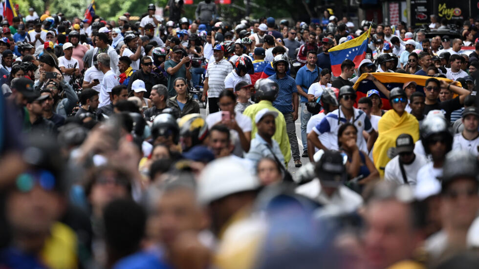 Opositores del presidente Nicolas Maduro protestan frente a la sede de Naciones Unidas en Caracas el 30 de julio de 2024