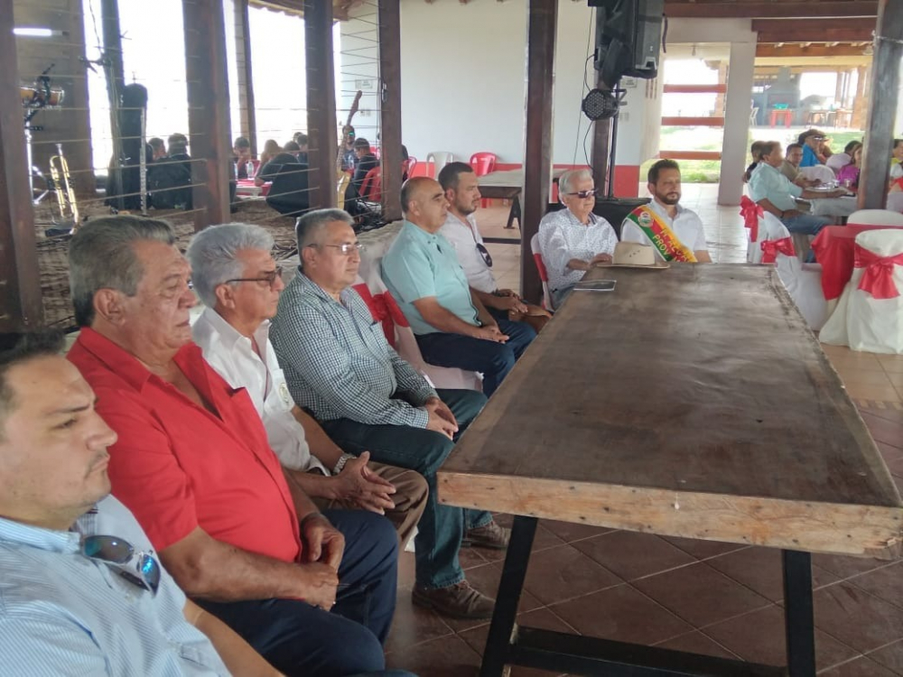 Alcalde de San Ignacio elogia el valor económico de los ganaderos en su día