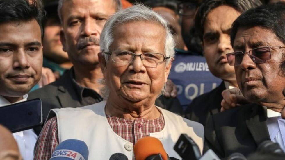 l premio nobel de la paz Muhammad Yunus, creador de un sistema de microcréditos para los pobres, dirigirá un gobierno interino en Bangladés y se comprometió a celebrar elecciones próximamente, tras la disolución del Parlamento y la huida de la primera ministra Sheikh Hasina. 