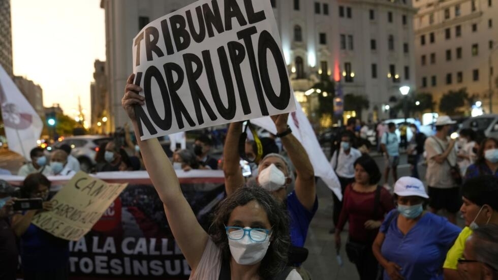 Manifestación contra la decisión del Tribunal Constitucional de Perú de liberar al ex presidente Alberto Fujimori. Lima, jueves 17 de marzo de 2022. Foto de ilustración. 