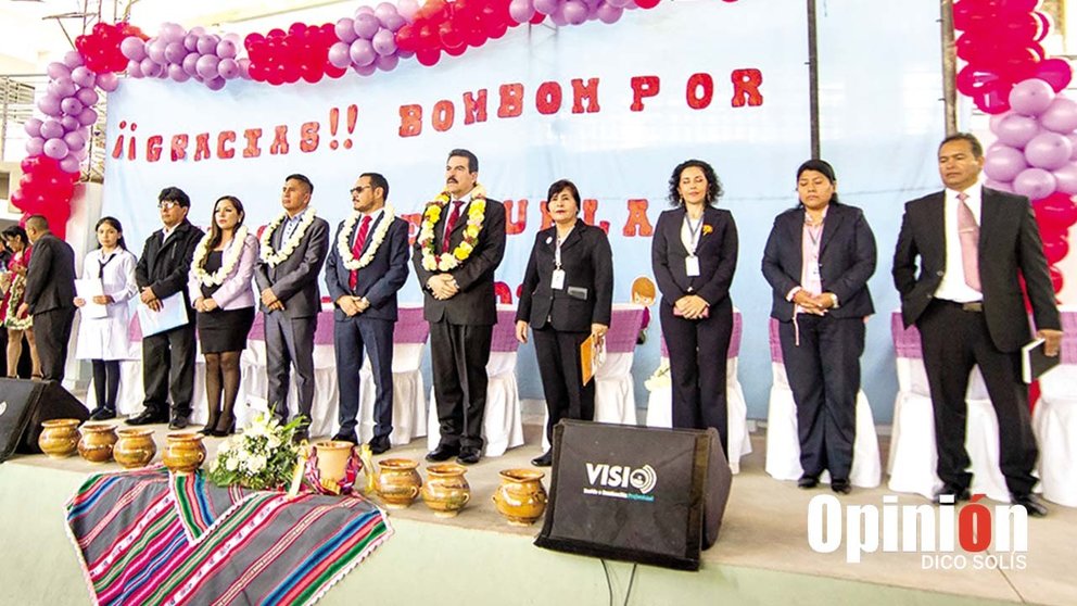 Manfred Reyes Villa durante la entrega de obras en un colegio, este 12 de agosto./ DICO SOLÍS