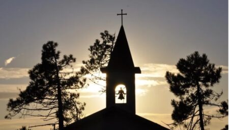 Asambleísta del MAS presenta proyecto de ley para confiscar bienes de la Iglesia Católica