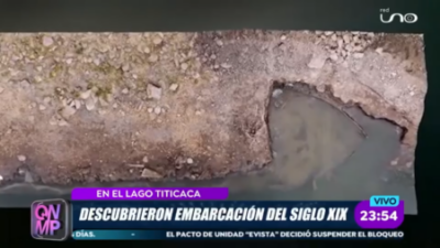 Mujeres arqueólogas hallan una embarcación que sería del siglo XIX en el lago Titicaca