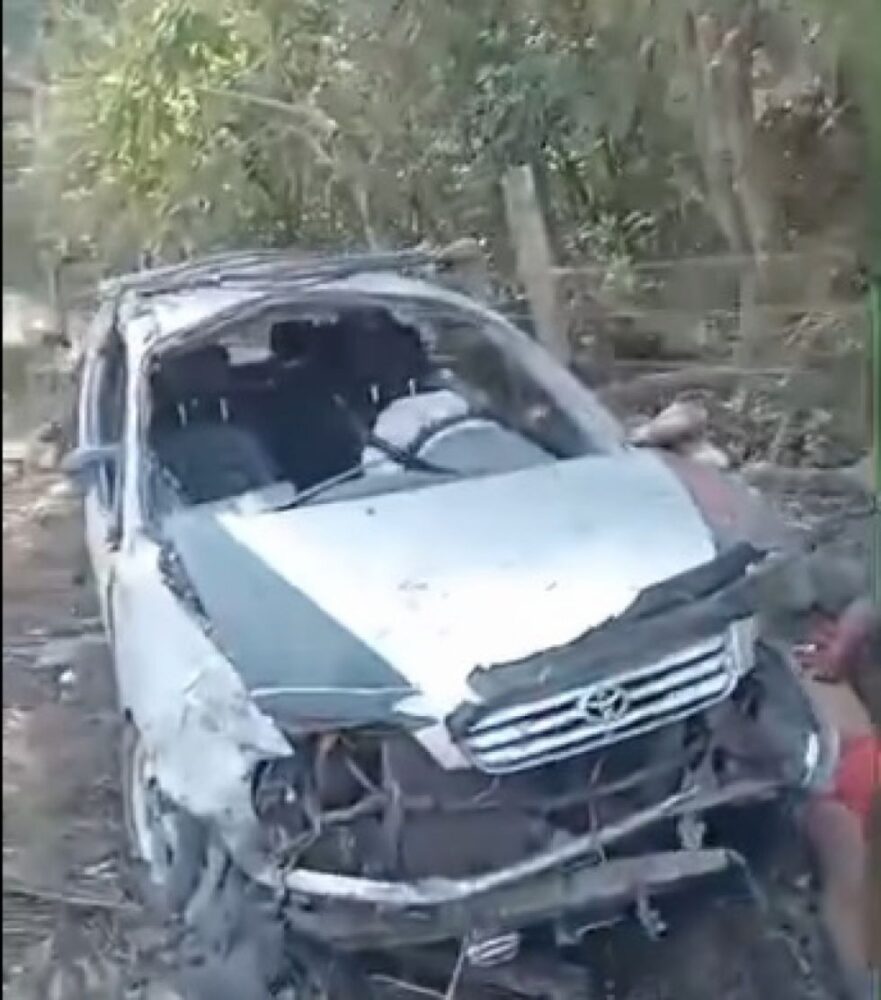 Un minivan vuelca en la zona de Alarache, en el camino Tarija-Bermejo 