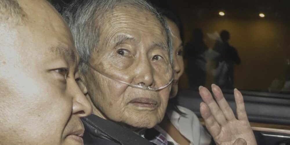 Presidencia de Perú expresa preocupación por salud de Alberto Fujimori; médico dice que 'está luchando' por su vida