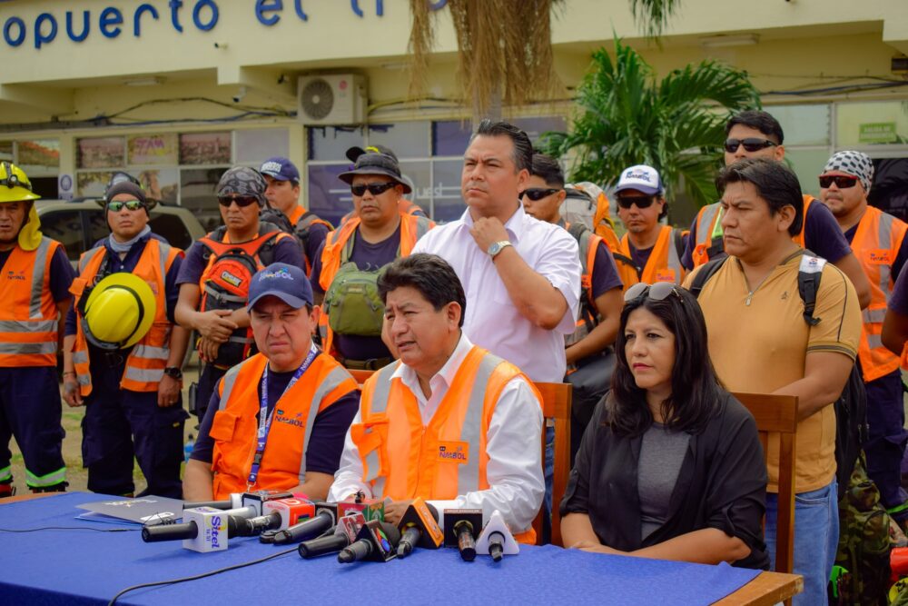 30 bomberos especializados de 41 aeropuertos parten a San José de Chiquitos para apagar el fuego