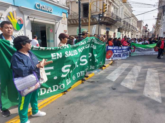 Trabajadores en salud están en paro de 48 horas.