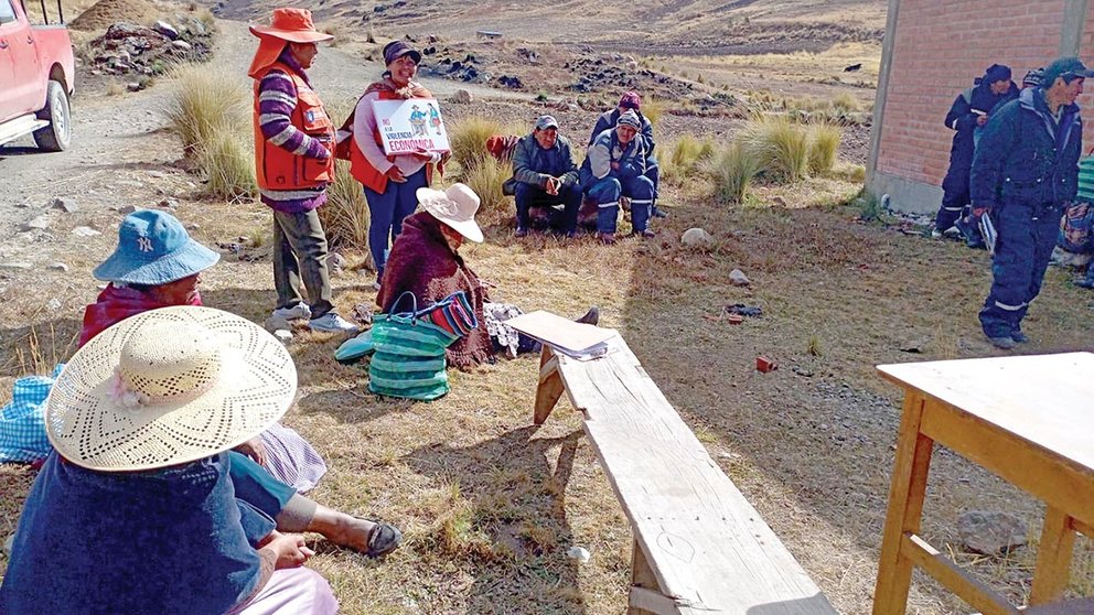 Promotoras comunitarias en área rural de Sacaba./ YACHAY CHHALAKU