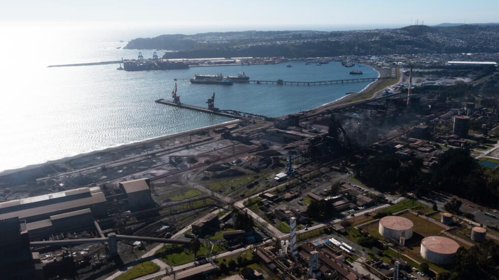 Vista aérea de la Siderurgica Huachipato, en Talcahuano, Chile, el 11 de setiembre de 2024