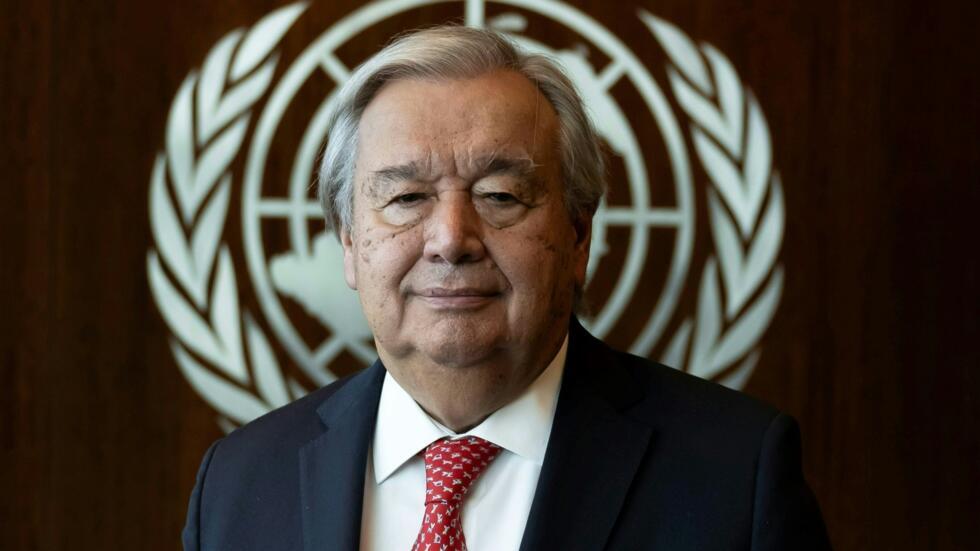 El secretario general de la ONU, Antonio Guterres, posa durante una entrevista con AFP en la sede de las Naciones Unidas el 16 de septiembre de 2024 en Nueva York.