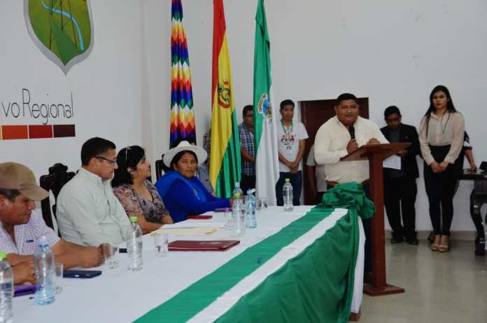 Acto donde estuvieron los gobernadores de Tarija y del Gran Chaco.