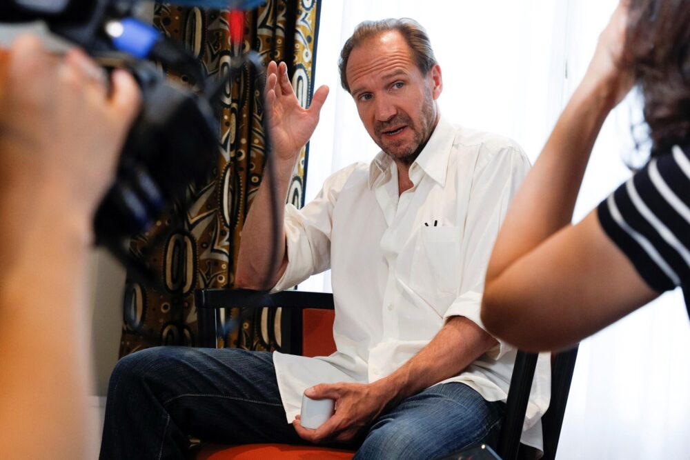 El actor y director británico Ralph Fiennes promociona una película el 30 de mayo de 2019 en París