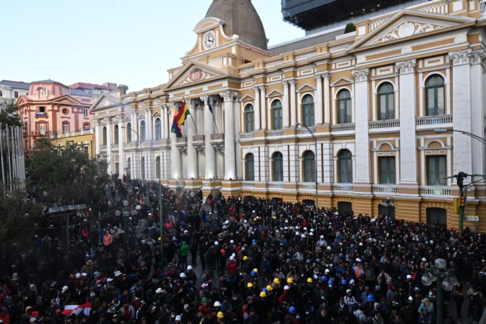 Arce agradece compromiso para defender la democracia de Bolivia que quiere trabajar en paz 