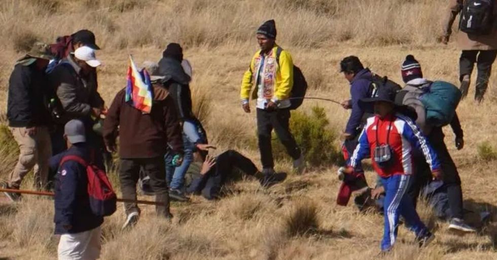 Enfrentamientos entre 'arcistas' y 'evistas' en Vila Vila. 