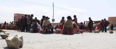 Gobierno anuncia una denuncia penal contra los Ponchos Rojos por bloqueos en la ruta a Copacabana