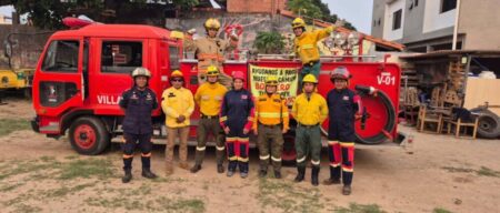 Bomberos, los héroes sin capa que salvan vidas y combaten los voraces incendios forestales