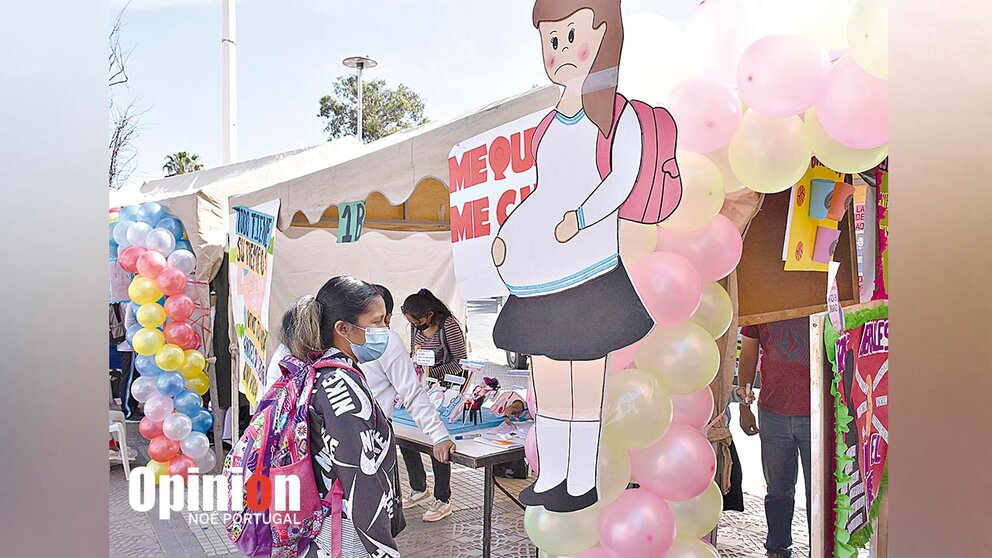 Un stand informativo sobre la prevención del embarazo adolescente, el 30 de septiembre pasado. NOÉ PORTUGAL