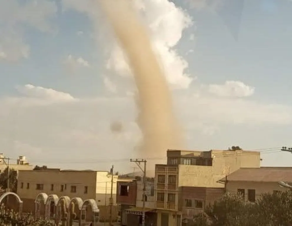 Imagen del tornado que causó destrucción en el municipio de Laja el pasado 20 de septiembre. Foto: Radio Cruz del Sur.