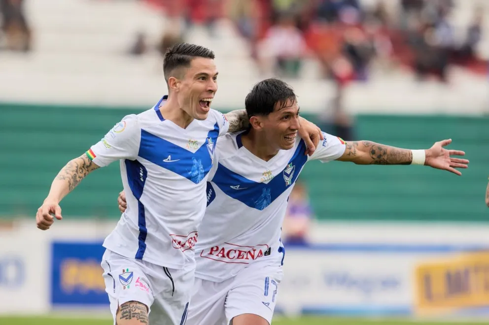 Sanguinetti (izq.) celebra su gol junto a Sánchez. Foto: GV San José.