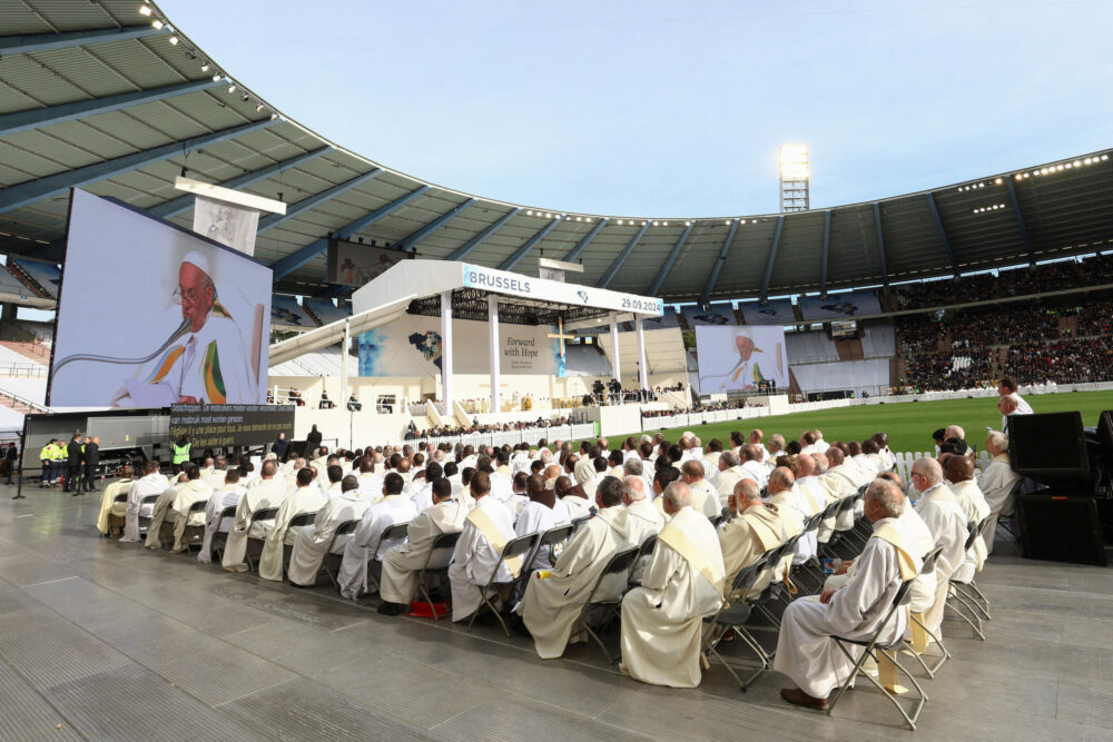 El Papa Francisco celebra una Santa Misa en el Estadio Rey Balduino de Bruselas, Bélgica, el 29 de septiembre de 2024.