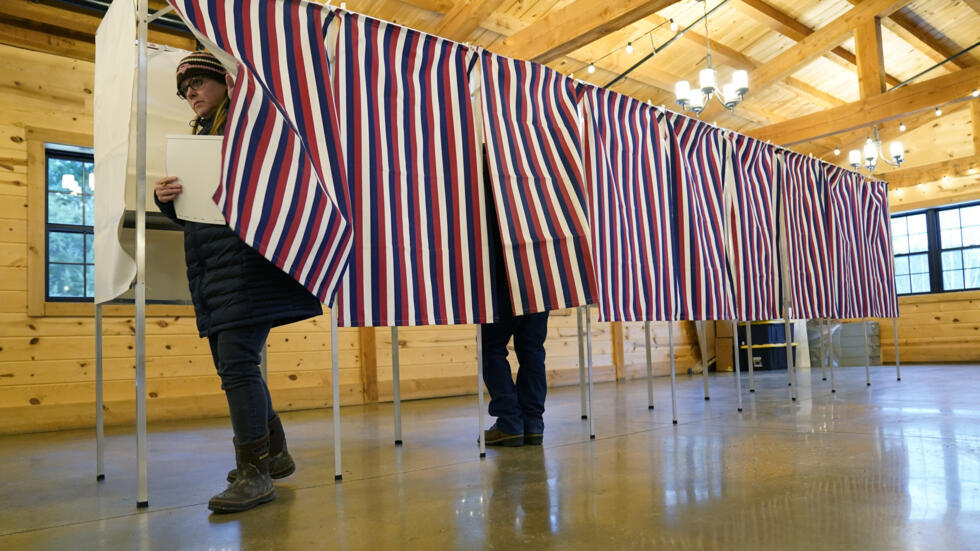 Un votante en Concord, New Hampshire, Estados Unidos, durante las primarias republicanas el 23 de enero de 2024