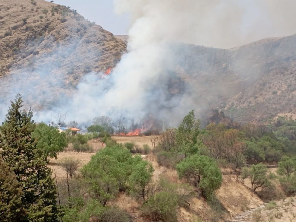 El fuego aún no ha sido controlado