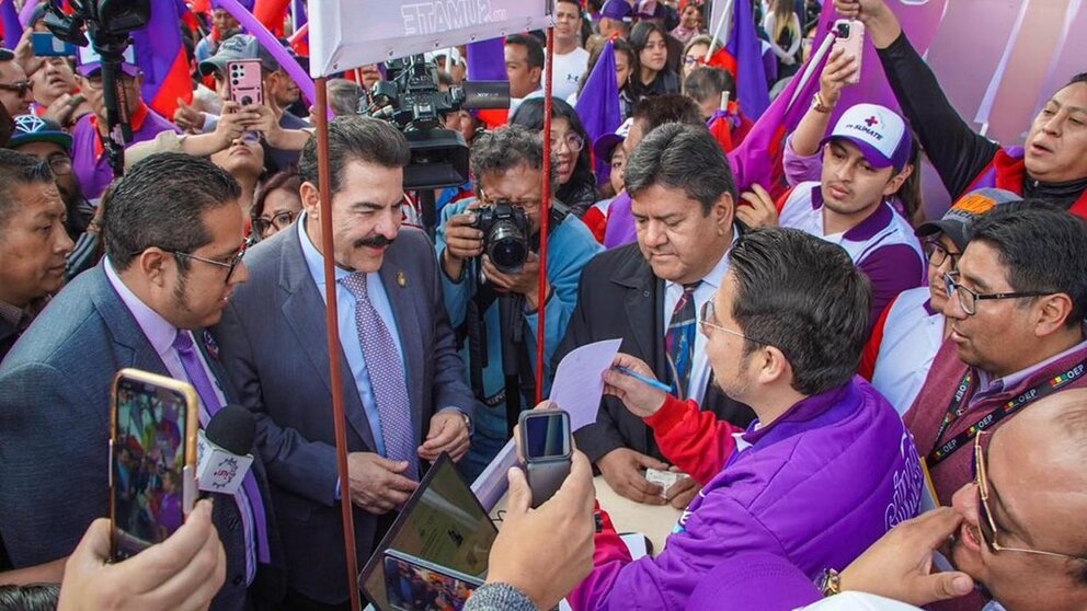 Manfred Reyes Villa en la apertura de uno de los puntos de registro de militancia de Autonomía Para Bolivia - Súmate. / FACEBOOK MANFRED REYES VILLA AVILÉS