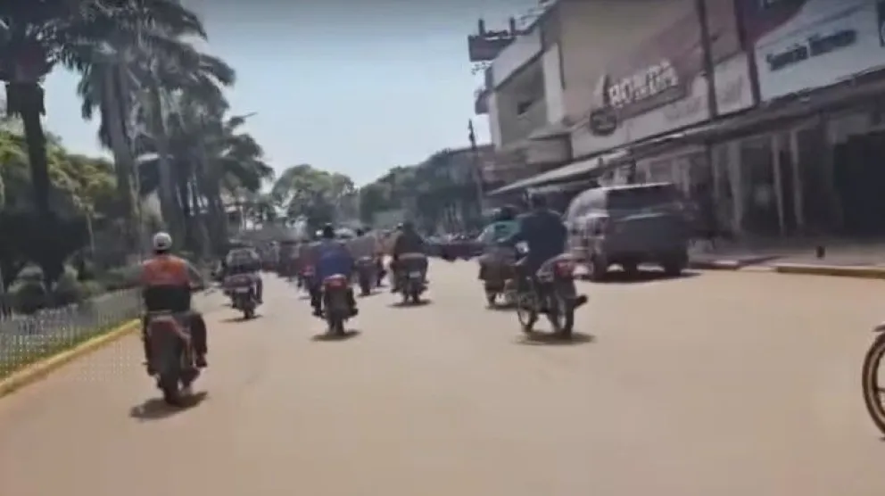 Mototaxistas circulan por la calles de Riberalta para evitar bloqueos. Foto: Captura