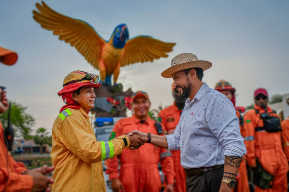 Trinidad extiende su mano solidaria: Brigadas UGR apoyan en el combate de incendios en Pando