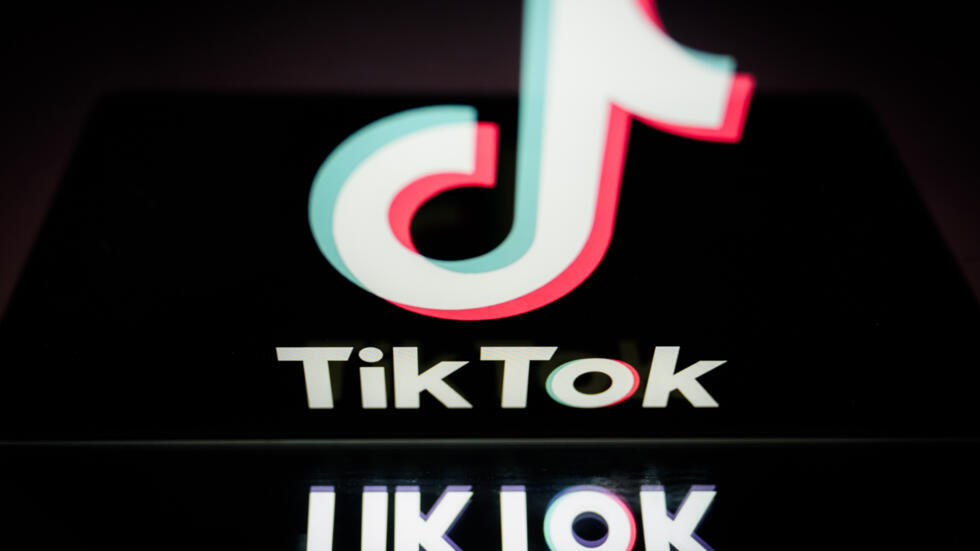 Logo de la plateforma TikTok, el 7 de marzo de 2024 en Nantes, Francia