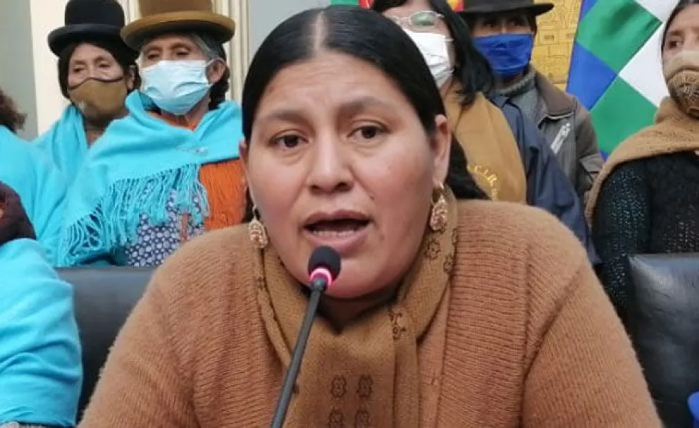 Angélica Ponce, durante un anterior contacto con la prensa. Foto: Erbol 