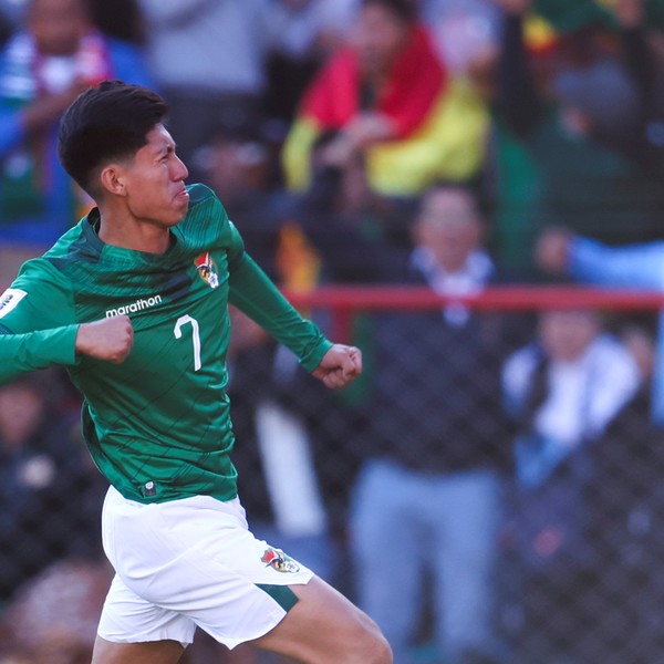 Miguel Terceros viene de anotar un golazo en el triunfo sobre Colombia. EFE/ Luis Gandarillas