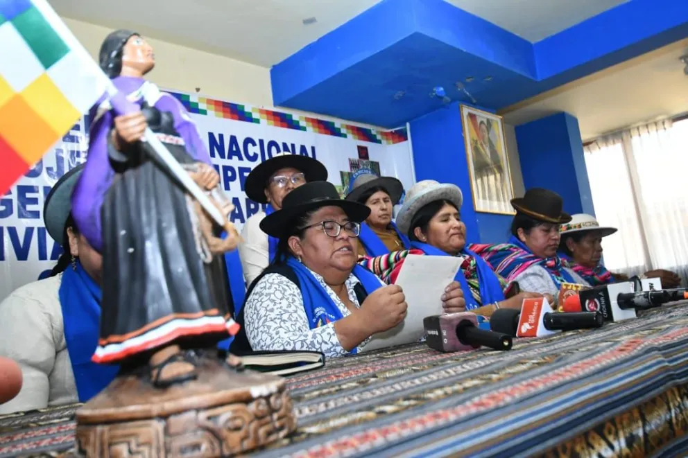 Las Bartolinas durante su pronunciamiento, este viernes. Foto: APG 