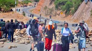 Bloqueo evista impide viajes a oriente y occidente y aísla a Cochabamba del país | Los Tiempos