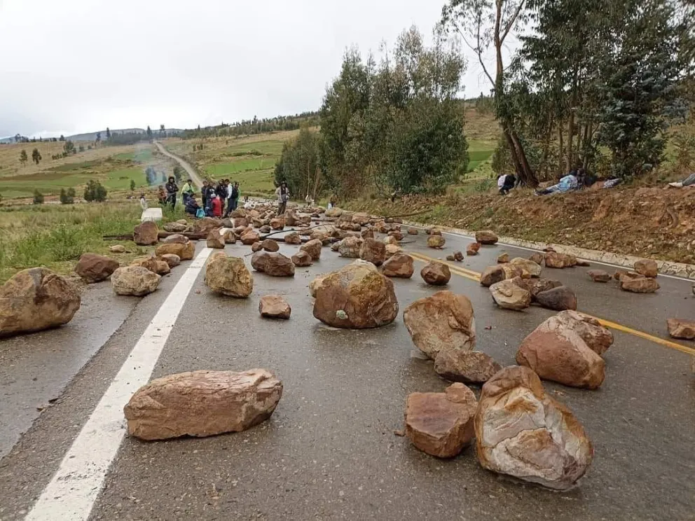 Uno de los puntos de bloqueo registrado durante los doce días que dura la medida. Foto ABI