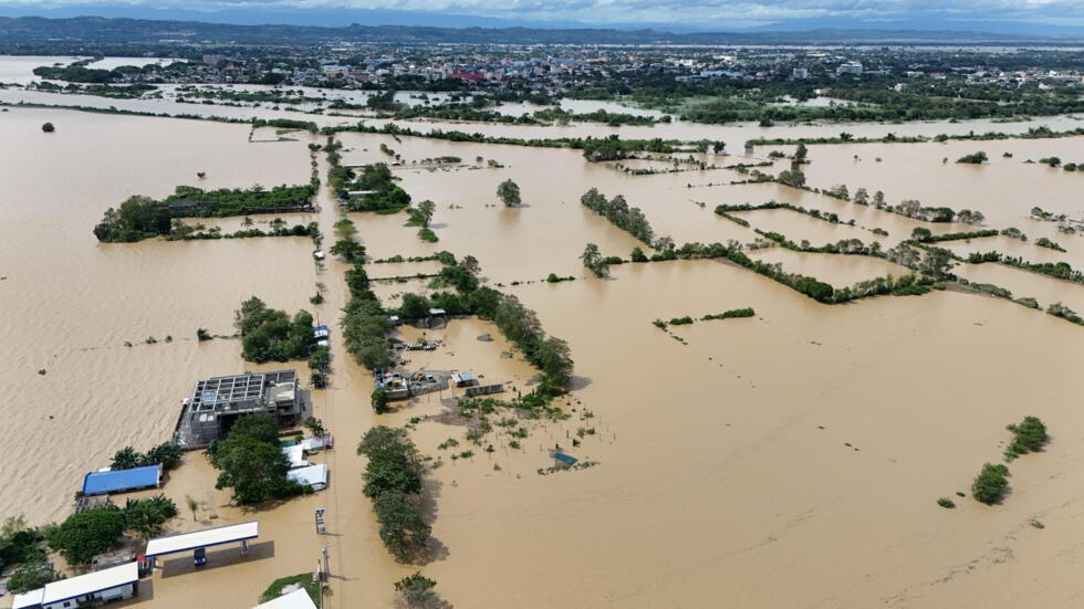 Imagen aérea de la inundación en Tuguegarao, Filipinas, el 25 de octubre de 2024,tras el paso de la tormenta tropical Trami