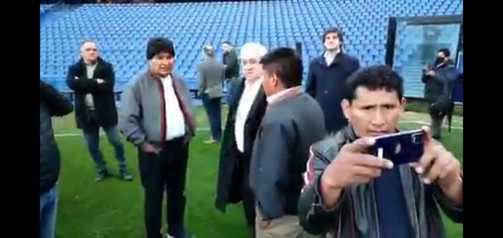 Evo Morales y el presidente de Boca Jorge Ameal en la Bombonera en marzo de 2023.