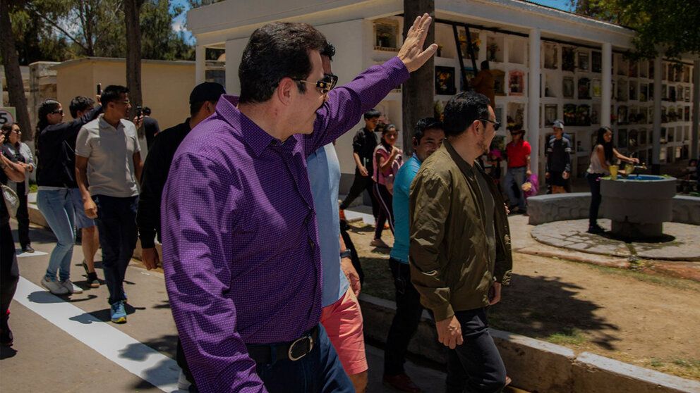 El alcalde Manfred Reyes Villa, en este Todos Santos. GAMC